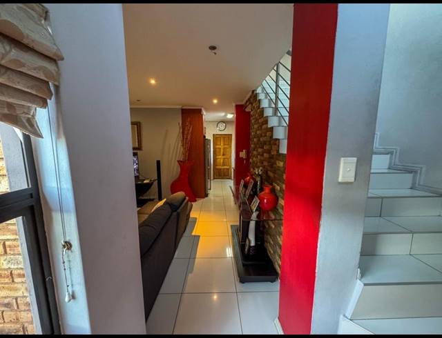 3 BEDROOM HOUSE FOR SALE IN MONDEOR